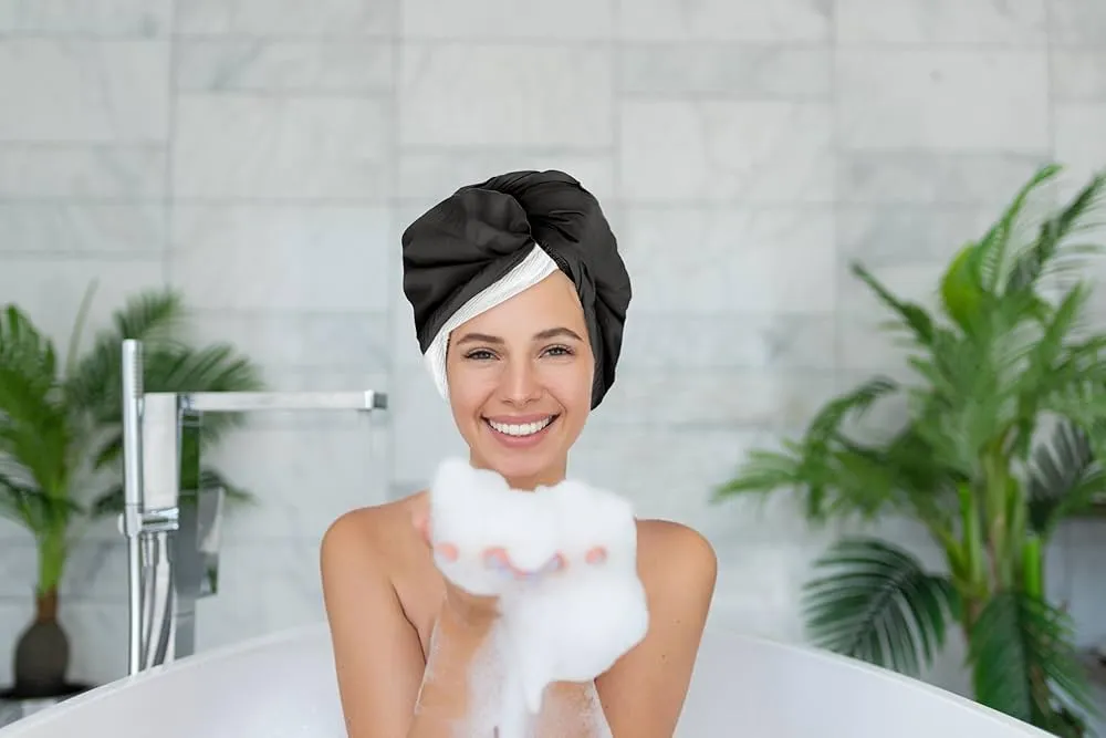 Ủ tóc đúng cách giúp các dưỡng chất từ bơ và trứng gà thẩm thấu hoàn toàn