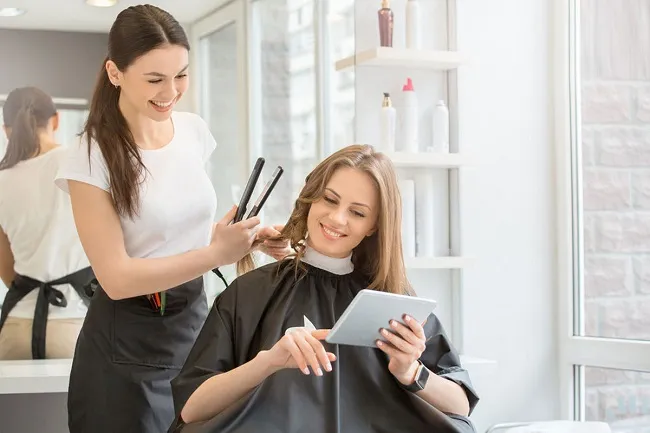 cau-hoi-giup-salon-hieu-khach-hang-3 Lựa chọn thời điểm và kỹ thuật cắt tóc phù hợp là yếu tố quyết định độ dài của tóc