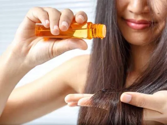 Dầu thầu dầu là bí quyết tự nhiên giúp mái tóc mọc nhanh và dày mượt