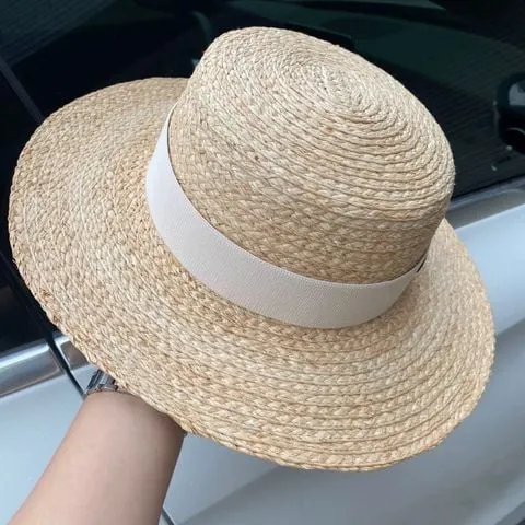 f7bb894732bb97e5ceaa66_636f2eb3117d4653be9ae8fba41b03ac_large Nón rộng vành tạo ra bóng râm bao phủ toàn bộ chiều dài sợi tóc