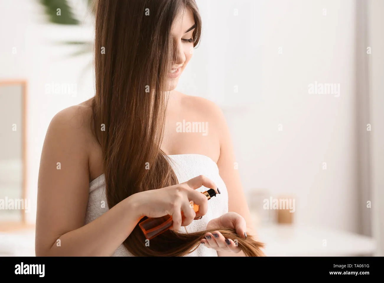 Sử dụng dầu xả đúng cách giúp mái tóc bóng mượt mà không gây bết dính